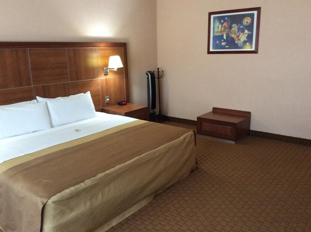 Hotel Soleil Business Class Celaya Номер фото