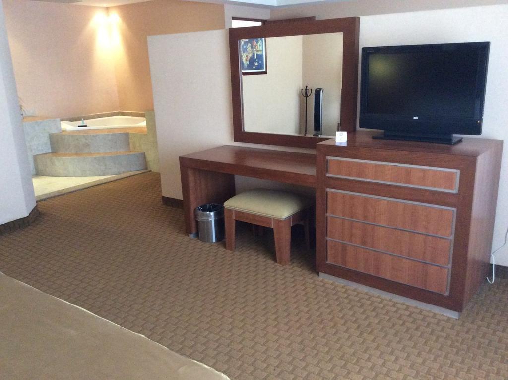 Hotel Soleil Business Class Celaya Номер фото